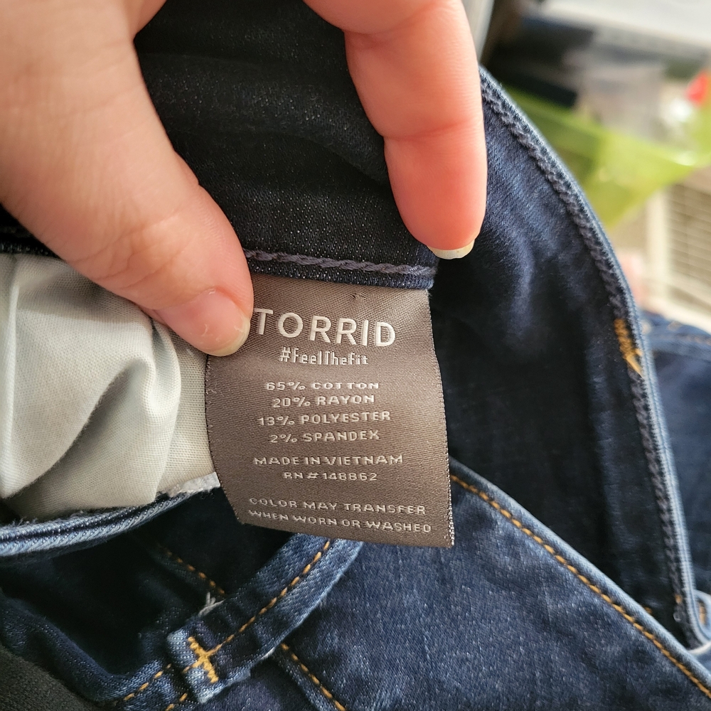 Torrid Denim Bermuda Super Soft High Rise Short Jegging - Picture 11 of 12
